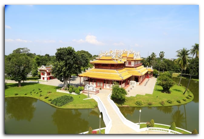 Phra Thinang Wehard Chamrun (Royal Residence Heavenly Light)